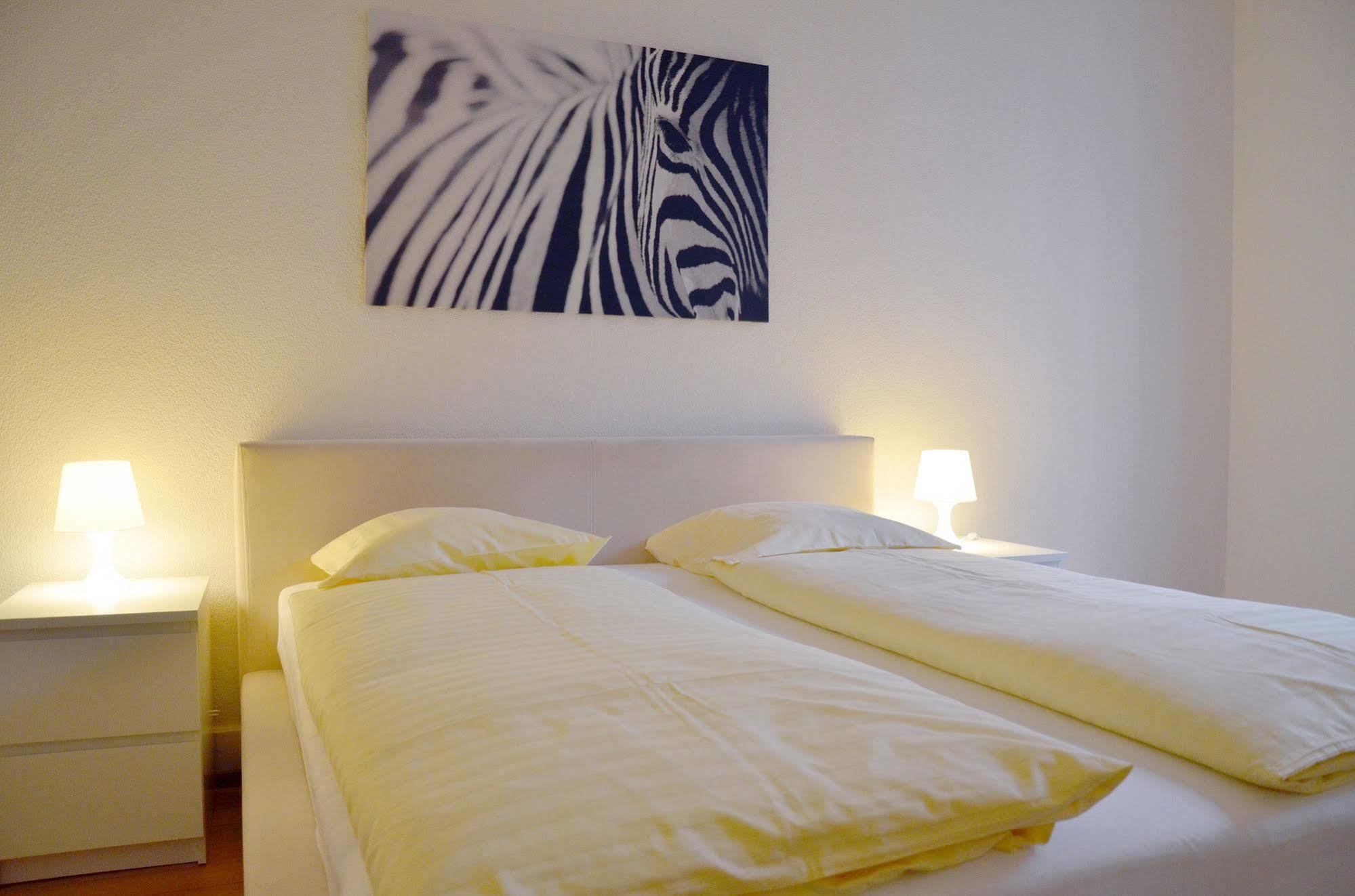 Rent A Home Landskronstrasse - Self Check-In Bazel Buitenkant foto